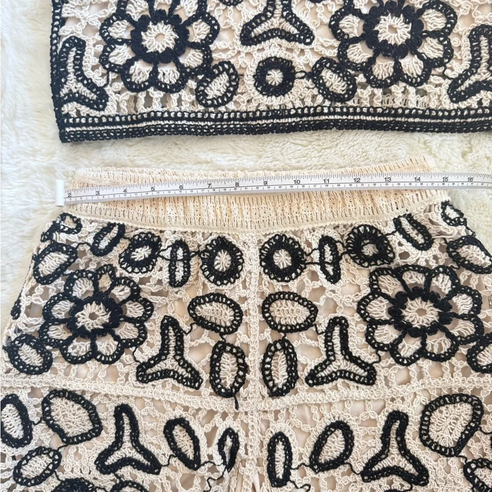 REBELLION CROCHET TWO PIECE SET BLACK BEIGE FLORAL SHORTS CROP TOP S - Picture 13 of 14